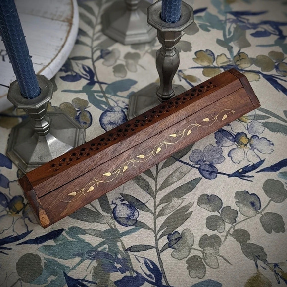 Vintage Incense burner, Indian, brass inlay, carved wood - Picture 4 of 5
